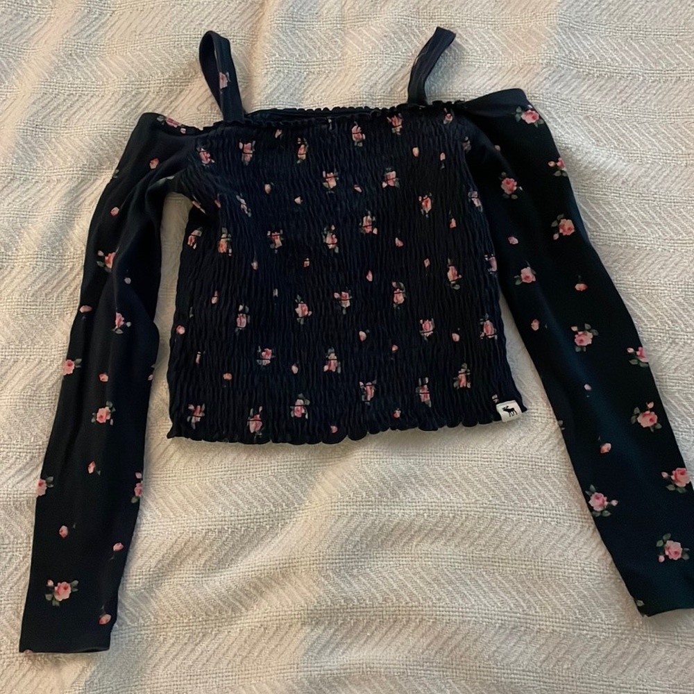 Girls Abercrombie cropped cold shoulder top